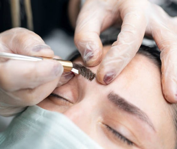 eyebrows-tint-service-brisbane